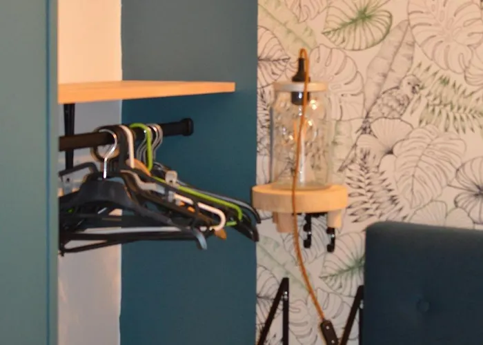 A L Escale Passa Pais *