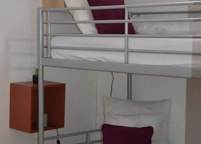 A L Escale Passa Pais *